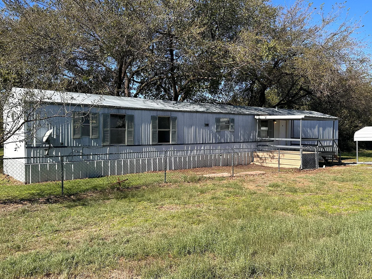 109 Village Bend Rd — Photo 3