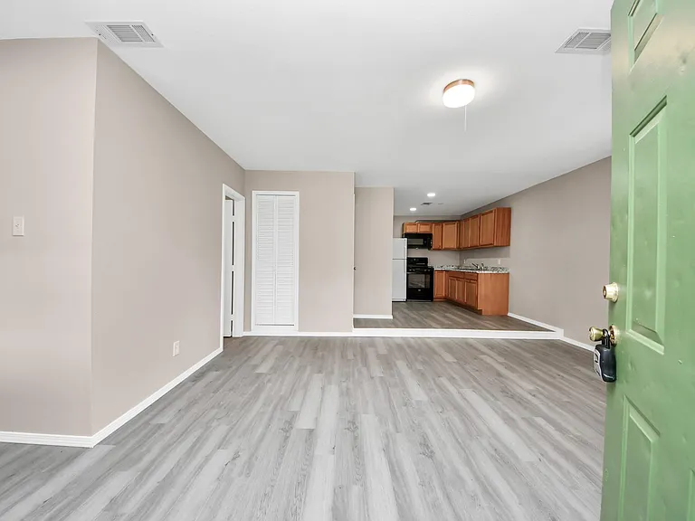 17111 River Rd #A — Photo 4