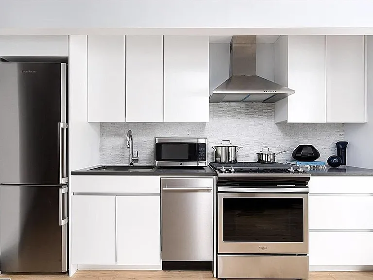 490 Myrtle Ave #6M — Photo 1