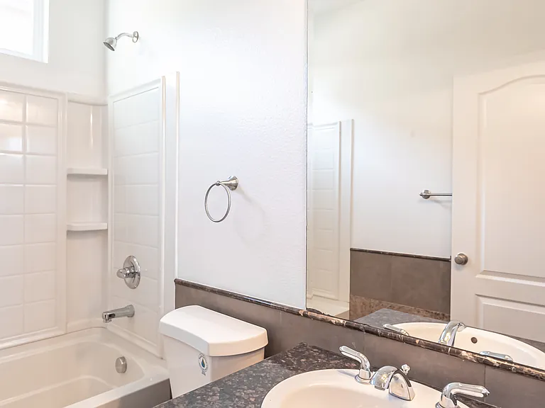 2337 N Silvervale St — Photo 41