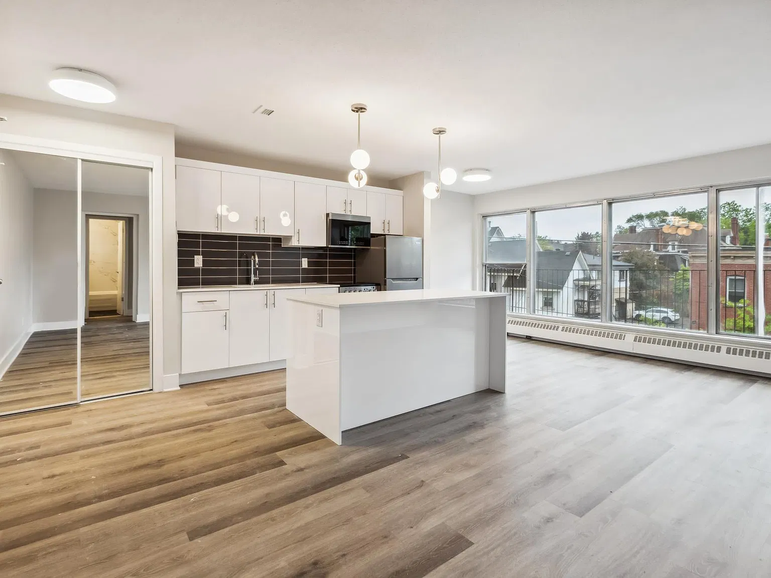 Besserer Street Apartments | 325 Besserer — Photo 1