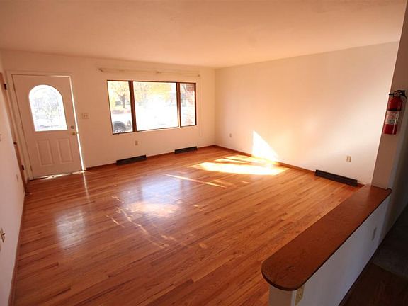 2nd image of 17087 Linda St