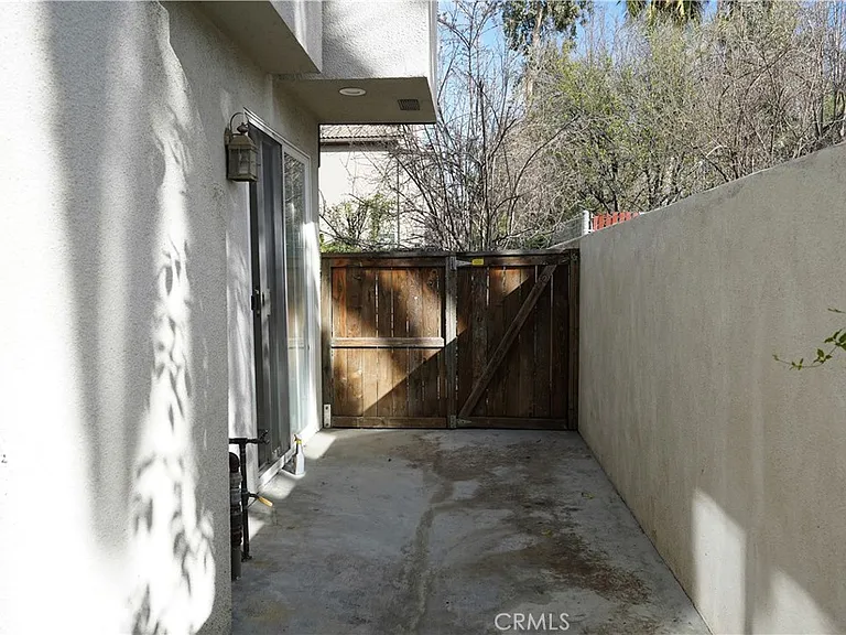 7124 Farralone Ave #110 — Photo 21