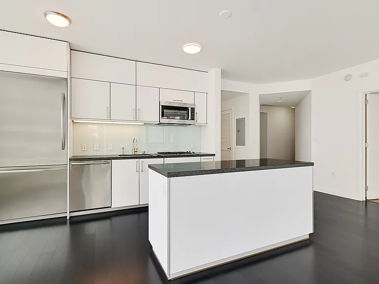 301 Main St #11B — Photo 12
