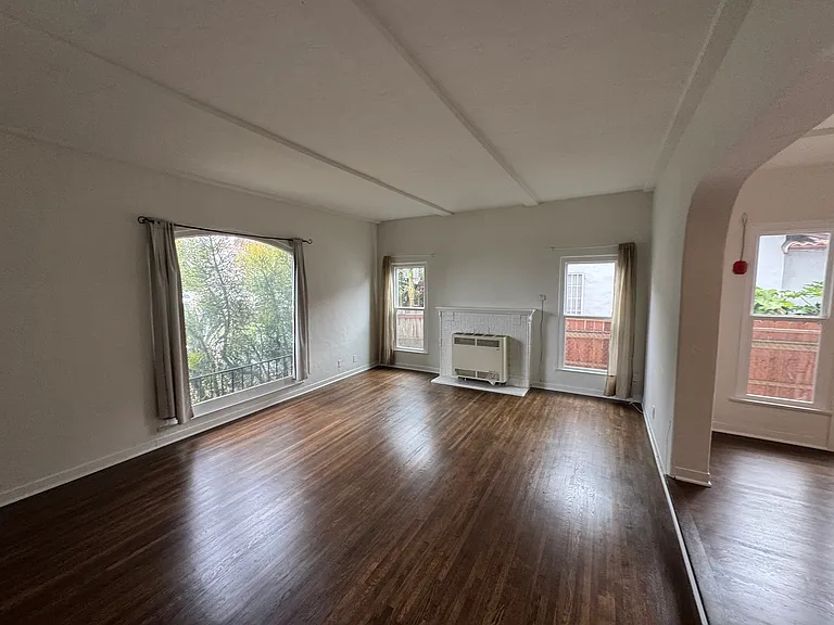 1874 S Redondo Blvd #1874 — Photo 9