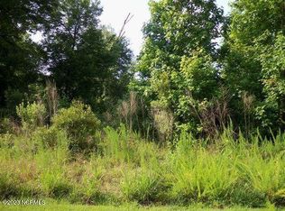 2 Holly Hill Rd, Hampstead, NC 28443