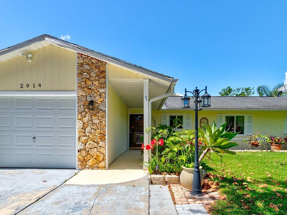 1st image of 2914 Sabal Palm Dr