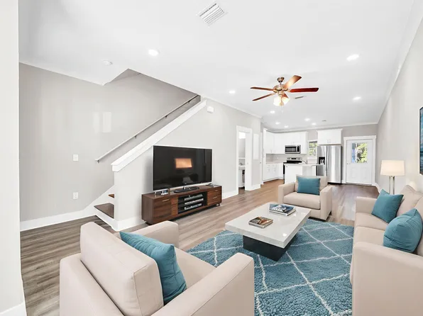 284 N Sand Palm Rd, Freeport, FL 32439