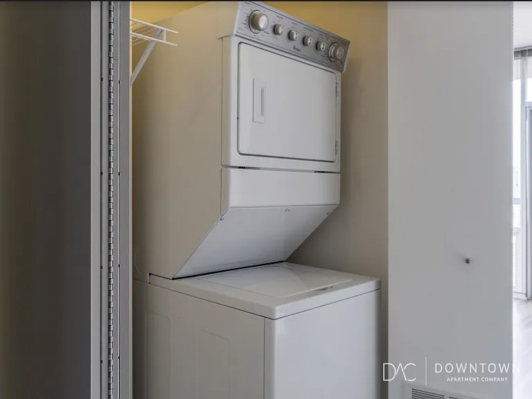 777 N La Salle Dr #2 — Photo 6