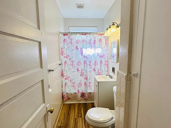 3rd image of 1805 Riverview Dr Floor 1