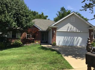 13612 Tesson Oaks Ct, Saint Louis, MO 63128