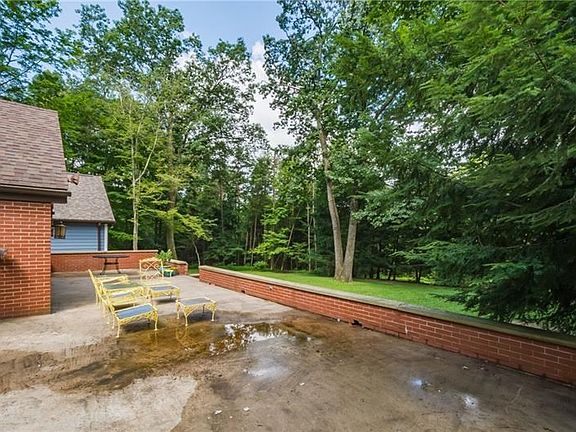 2nd image of 332 Renie Ln