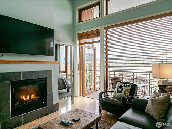 4th image of 2220 W Woodin Avenue #408