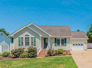 100 N Friars Chase Ln, Fuquay Varina, NC 27526
