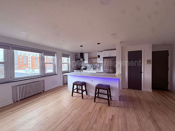 4th image of 505 N Logan St APT 12