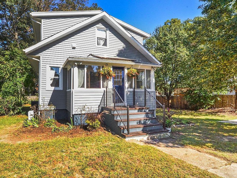 1st image of 818 207th St