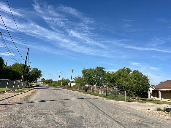 5th image of 1055 Wagon Wheel Rd