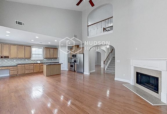 5th image of 3221 Montauk Hill Dr
