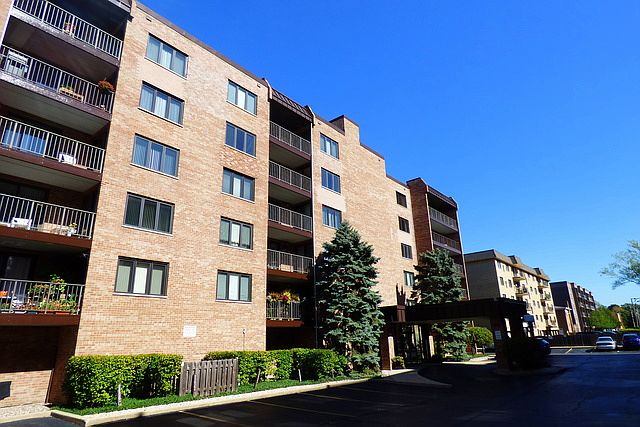 1st image of 901 Center St Unit 201