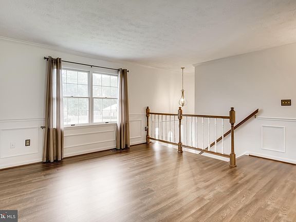 4th image of 608 Winslow Dr