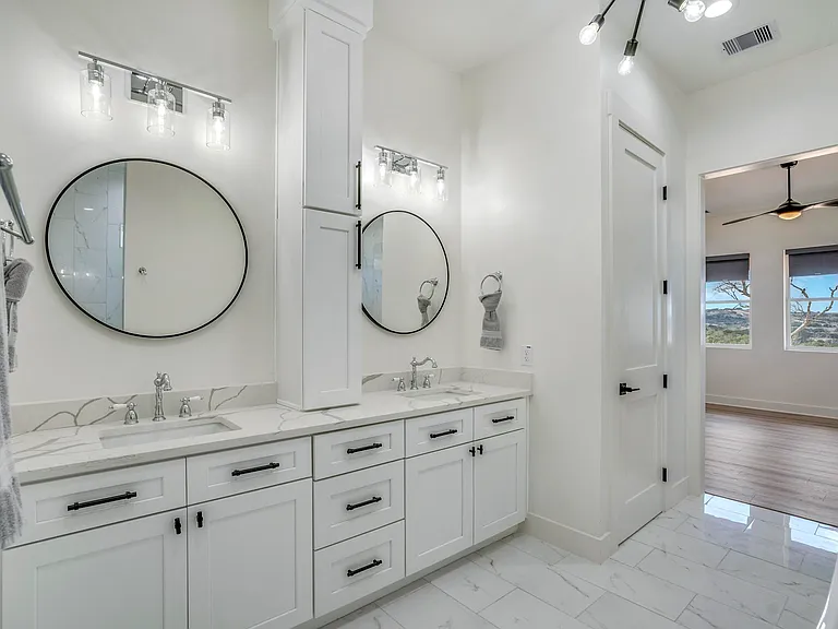 585 N Scenic Hills Ct — Photo 27