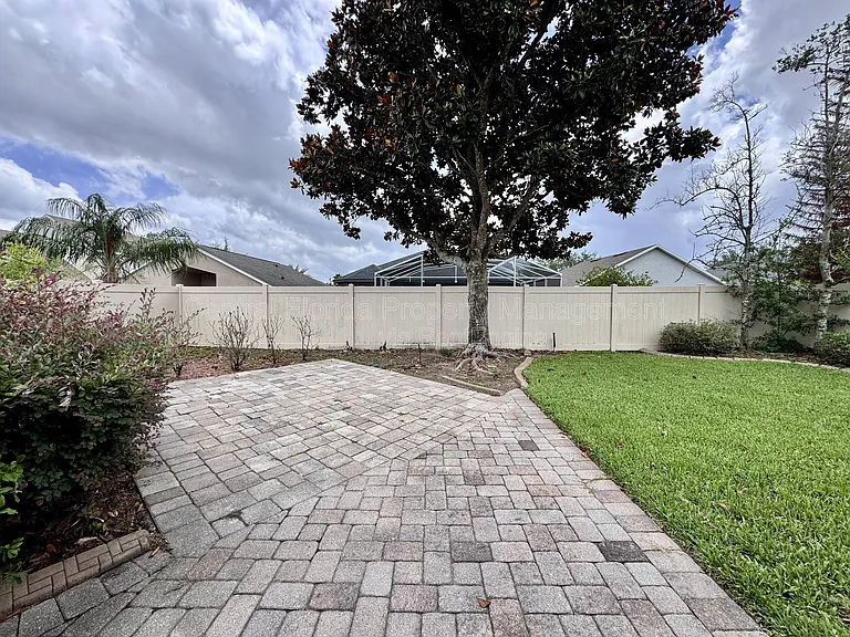 5004 Marbella Isle Dr — Photo 32