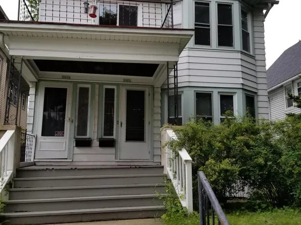 2906 N Maryland Ave, Milwaukee, WI 53211