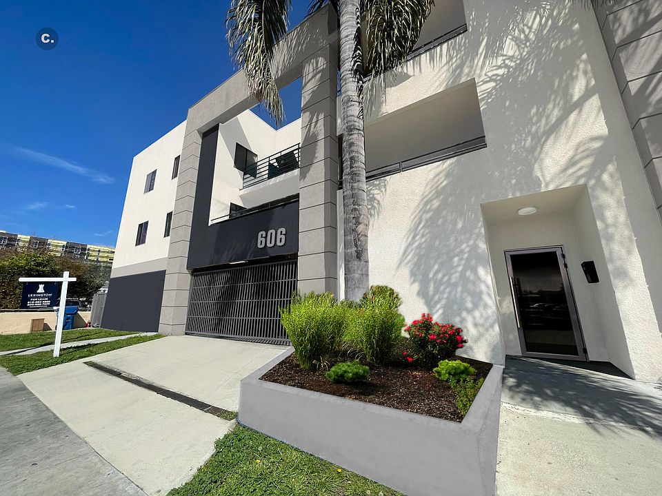 1st image of 606 N Oxford Ave #305
