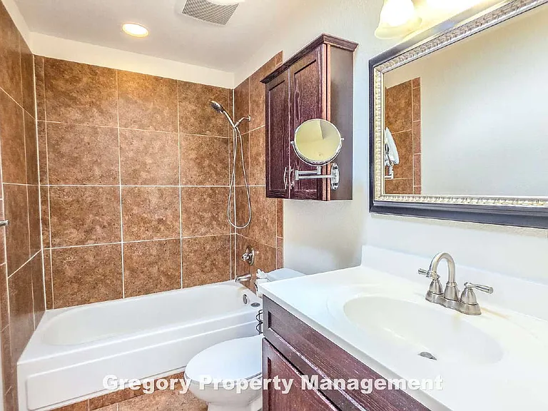 622 204th St SE — Photo 18
