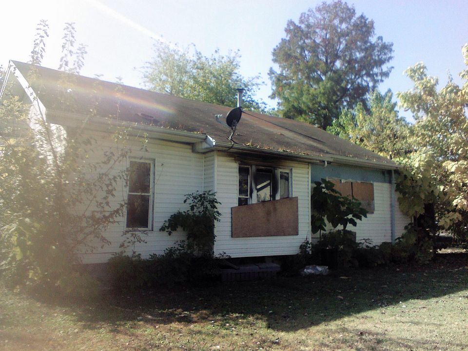 2nd image of 902 N Granite St
