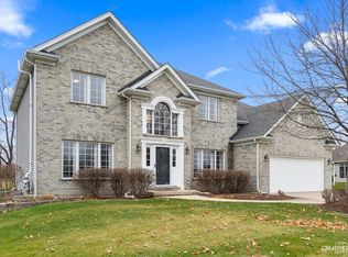 906 Elm St, Sugar Grove, IL 60554