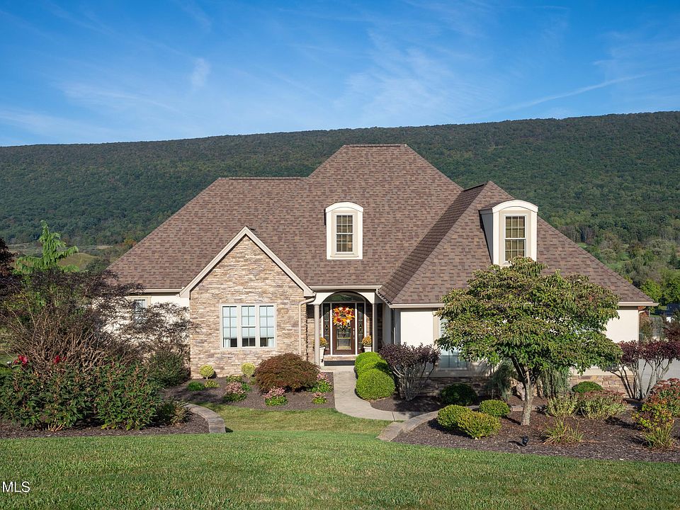 1st image of 105 Country Club Ln