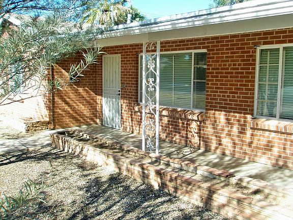 3rd image of 2901 E Cushman Dr