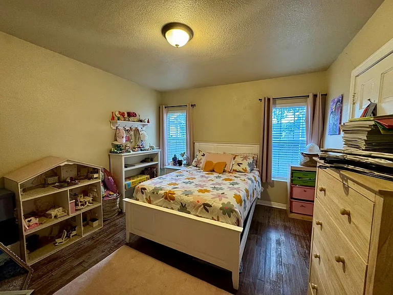 210 Haggin St — Photo 8