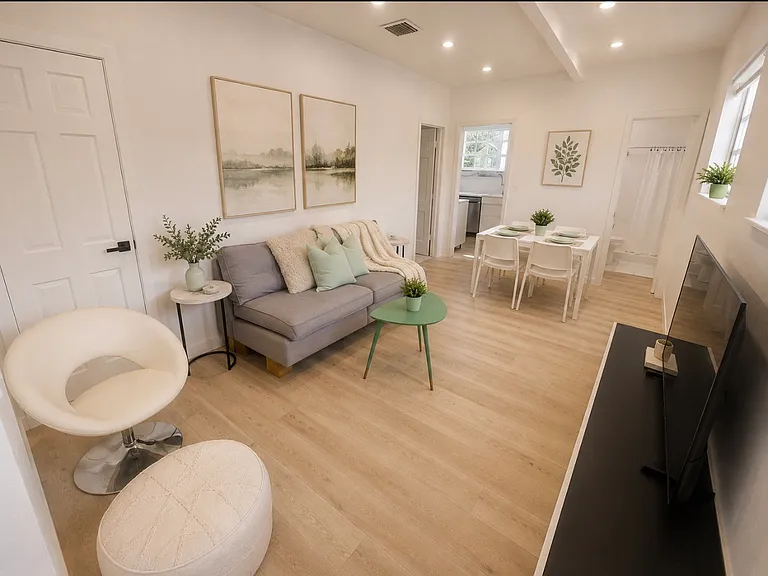9405 SW 92nd Ave — Photo 3