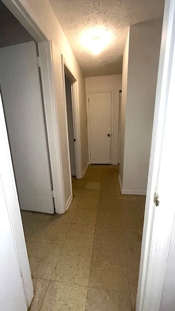 Move In During September And Get Two Weeks Free Rent For Approved Applicants 2 Br Apartment. Lowe... — Photo 4