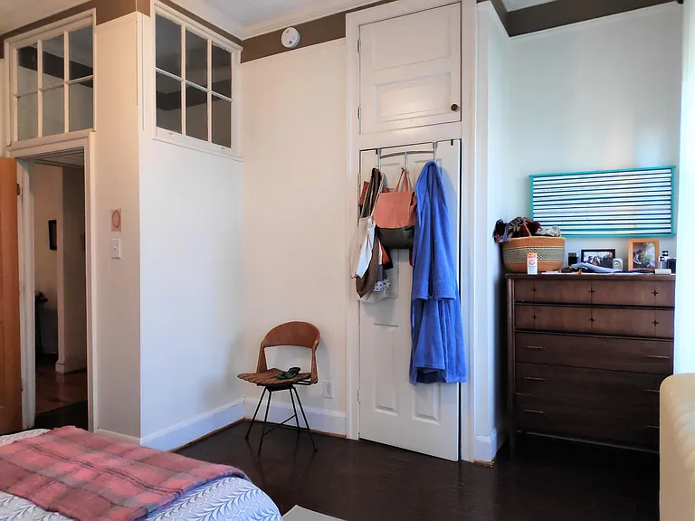 209 W Madison St #4 — Photo 13