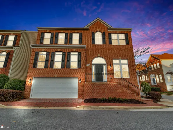 9130 Lake Parcel Dr, Fort Belvoir, VA 22060