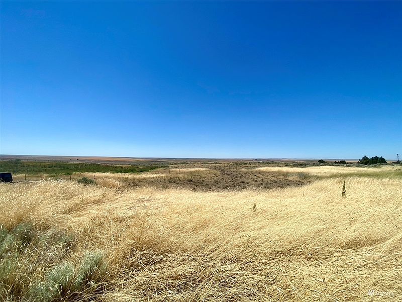 2nd image of 0 SW Trinity Avenue