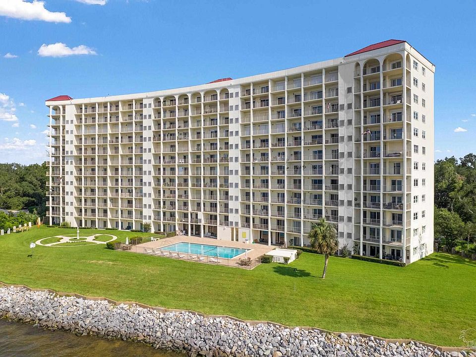 1st image of 615 Bayshore Dr APT 105