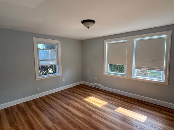 10 Weeks Ave Floor 2, Roslindale, MA 02131