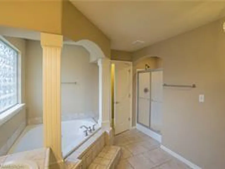 2537 N Vickers Pl — Photo 9