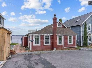 100 King Philip Ave, Bristol, RI 02809