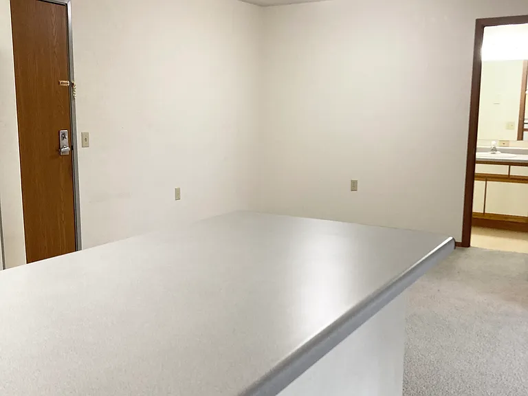 400 11th Ave NE #208 — Photo 10