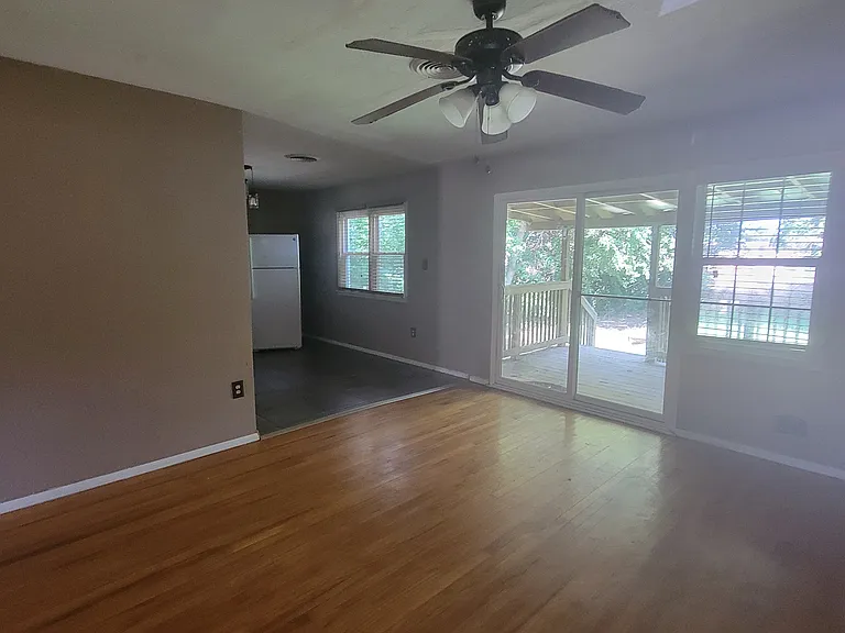 2316 NW 38th Pl — Photo 8
