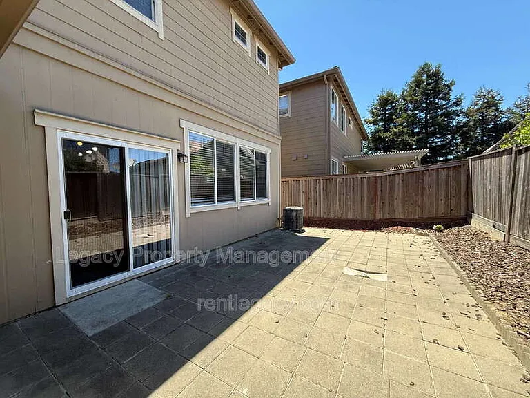 1552 Bailey Dr — Photo 14