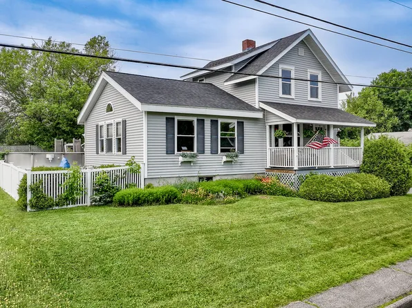 16 Lawn Avenue, Rockland, ME 04841