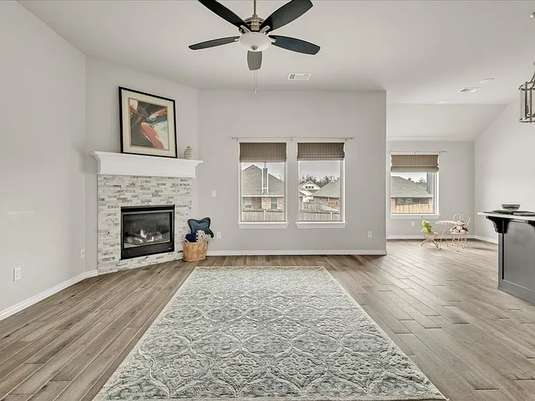 5316 Lannister Ln — Photo 2