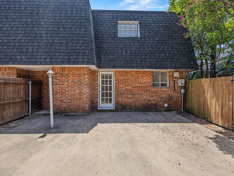 2019 Fleur De Lis Ct — Photo 32