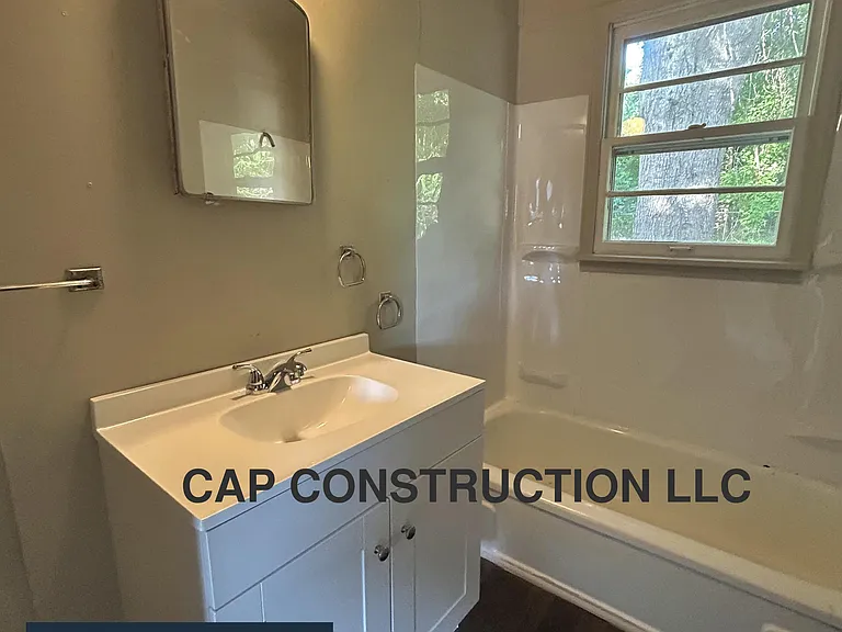 116 Tomlin St — Photo 3